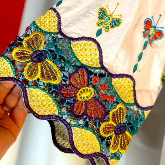 Acuarela Cuban Design butterfly white lace colorful festive top size Medium - Picture 6 of 10